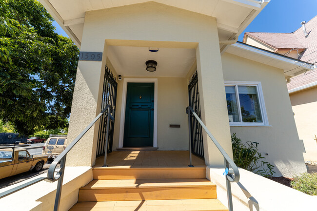 1505 Russell St in Berkeley, CA - Foto de edificio - Building Photo