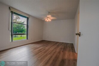 8331 Sands Point Blvd in Tamarac, FL - Building Photo - Building Photo