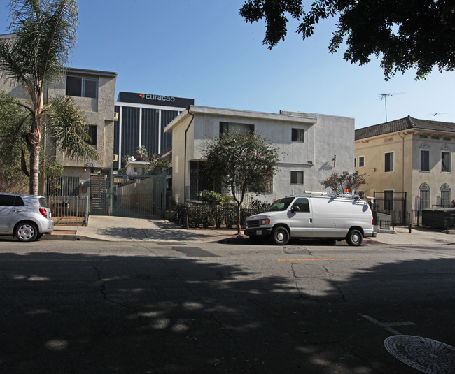 942 S Burlington Ave in Los Angeles, CA - Building Photo - Building Photo