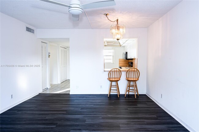 5100 SW 90th Ave in Cooper City, FL - Building Photo - Building Photo