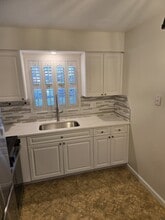 2304 Ringling Blvd, Unit #117 in Sarasota, FL - Foto de edificio - Building Photo