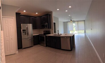 10321 Willow Leaf Trail in Tampa, FL - Building Photo - Building Photo