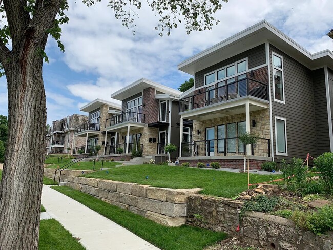 Kenwood 1 in Kansas City, MO - Foto de edificio - Building Photo