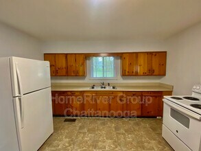 6916 Robinson Dr in Chattanooga, TN - Building Photo - Building Photo