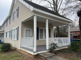 136 E South St in Albemarle, NC - Building Photo