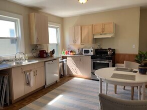 217 Reservoir Rd in Brookline, MA - Building Photo - Building Photo