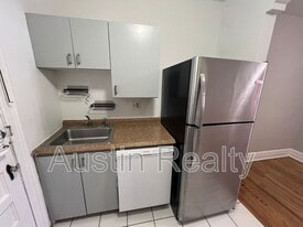 7080 Mitchell Ave in Richmond Heights, MO - Building Photo