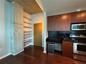 923 Peachtree St NE in Atlanta, GA - Building Photo - Building Photo