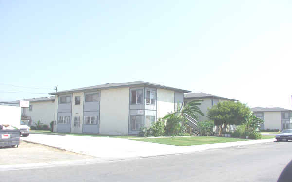 1505 Holly Way in Pomona, CA - Building Photo