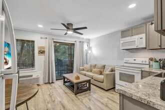 23 S Forest Beach Dr in Hilton Head Island, SC - Building Photo - Building Photo