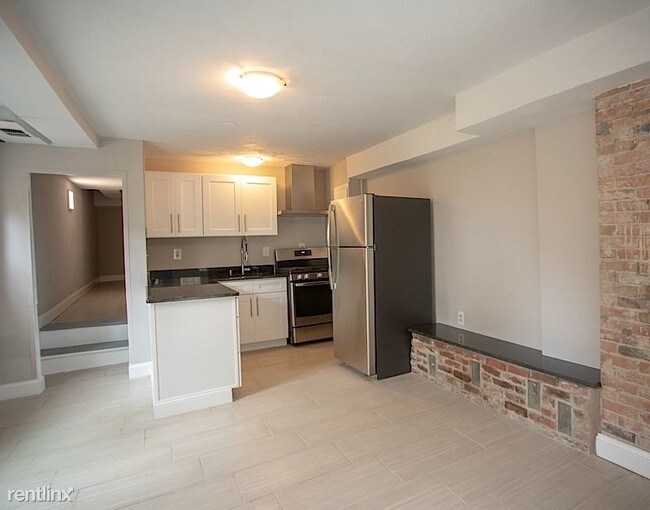 60 Atherton St-Unit -# 1R in Somerville, MA - Building Photo - Building Photo