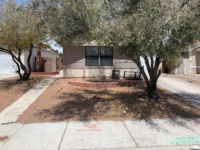 7312 Empress Dr in Las Vegas, NV - Foto de edificio - Building Photo