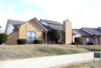 Lakeview Townhomes in Rowlett, TX - Foto de edificio - Building Photo