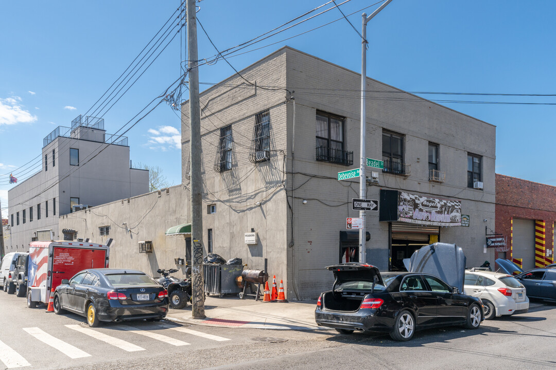 18 Beadel St in Brooklyn, NY - Building Photo