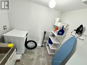 27 Valley Trl in East Gwillimbury, ON - Building Photo - Building Photo