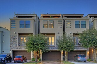 1945 W 15th St in Houston, TX - Building Photo - Building Photo