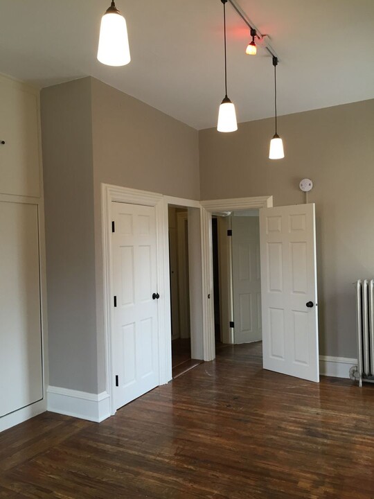 402 6th St SW in Willmar, MN - Building Photo