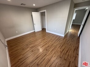 2303 1/2 Hauser Blvd in Los Angeles, CA - Building Photo - Building Photo