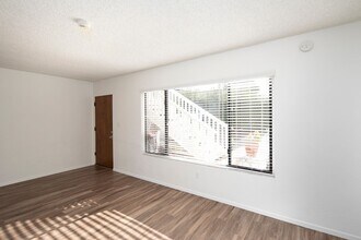 4268 Valeta St in San Diego, CA - Building Photo - Building Photo