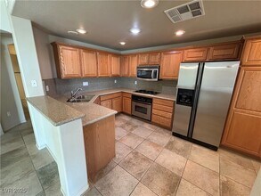 11855 Portina Dr in Las Vegas, NV - Building Photo - Building Photo