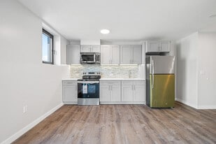 Skylimit Tower in Woodside, NY - Building Photo