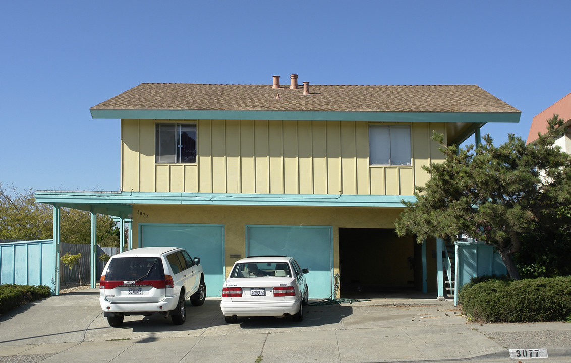 3073 Birmingham Dr in Richmond, CA - Building Photo