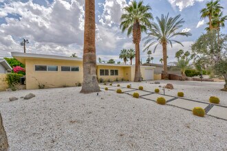 74533 Peppertree Dr in Palm Desert, CA - Building Photo - Building Photo