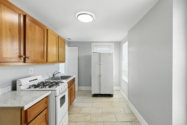 property at 1541 N Broadway
