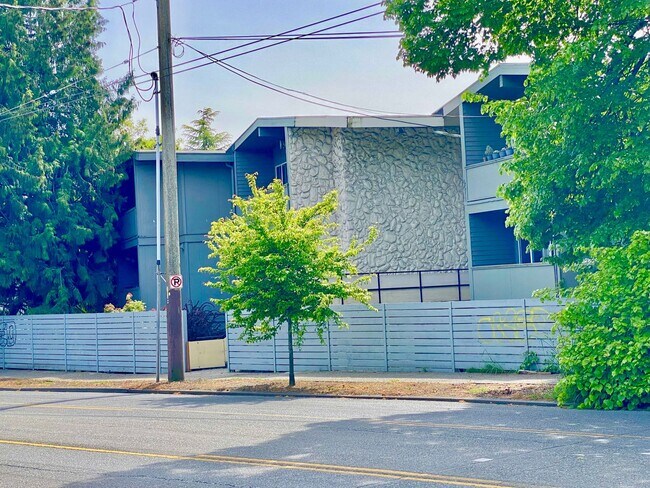 6511 Apartments