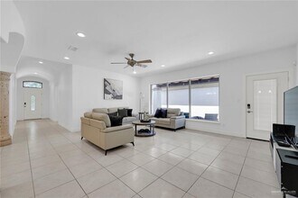 21 E Thornhill Ave in McAllen, TX - Building Photo - Building Photo