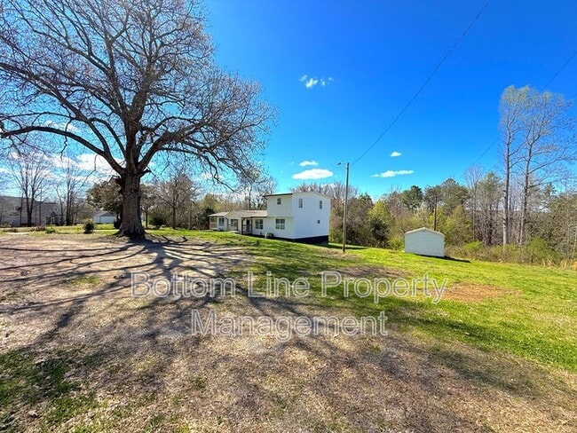 3105 Harmon Homestead Rd in Shelby, NC - Building Photo - Building Photo