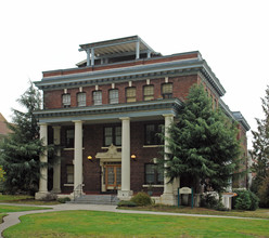 Hillcrest Apartments in Tacoma, WA - Building Photo - Building Photo