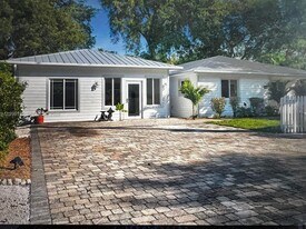 4 Transylvania Ave in Key Largo, FL - Building Photo