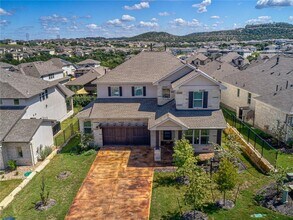 425 Sitlington Ln in Briarcliff, TX - Building Photo - Building Photo