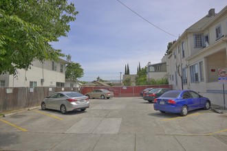 494 S 6th St in San Jose, CA - Foto de edificio - Building Photo