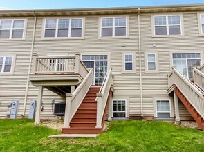 3486 Bradbury Cir in Aurora, IL - Foto de edificio - Building Photo