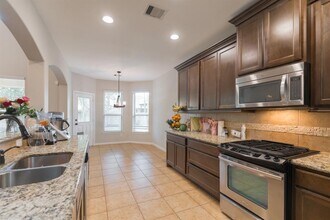 51 N Marshside Pl in Spring, TX - Building Photo - Building Photo