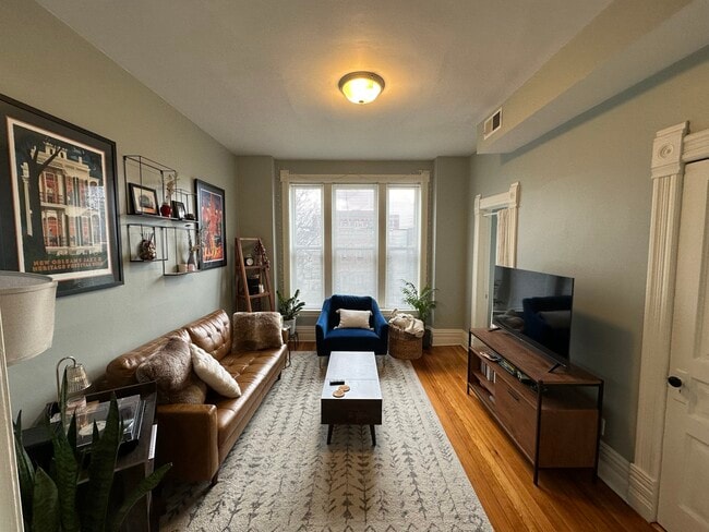 2234 W Erie St, Unit Ukrainian Village Apt in Chicago, IL - Foto de edificio - Building Photo