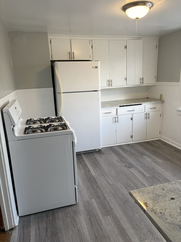 property at 172 Roesch Ave