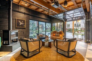 Arlo in Seattle, WA - Building Photo