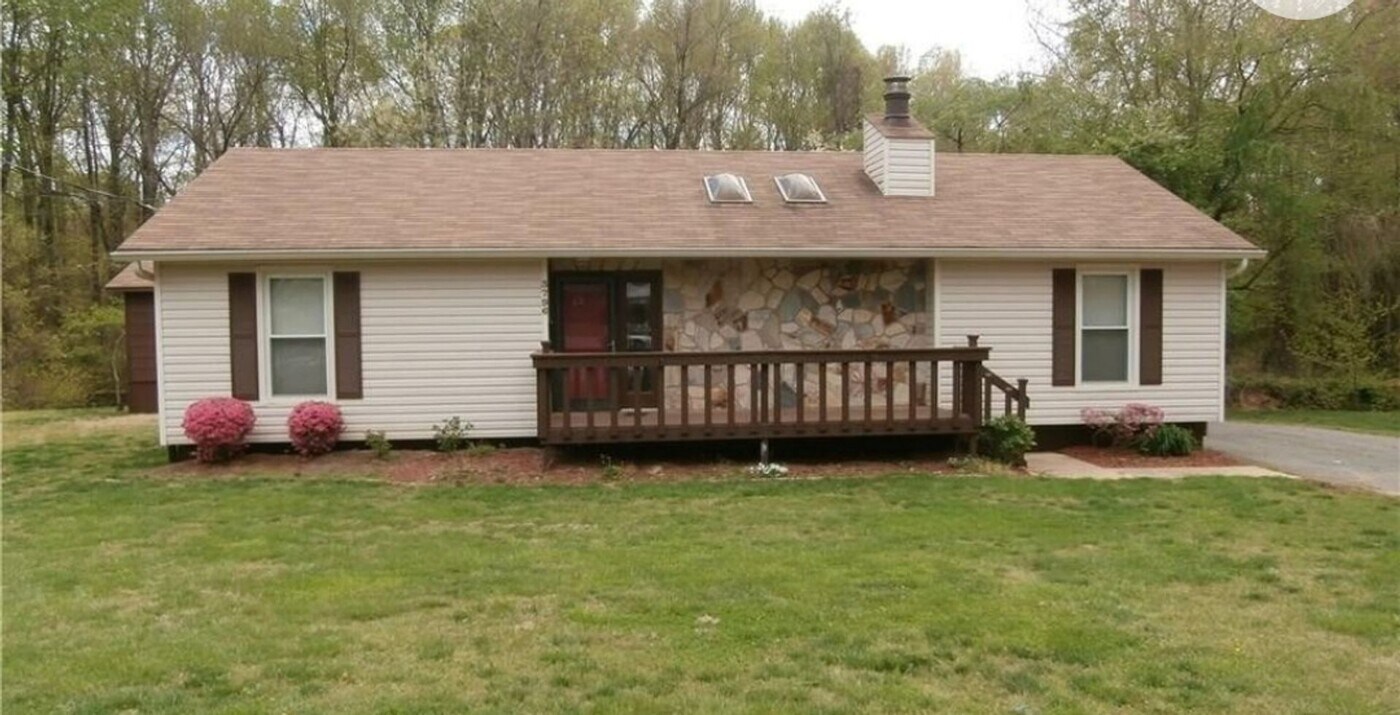 3796 Vandalia Dr in Winston-Salem, NC - Building Photo