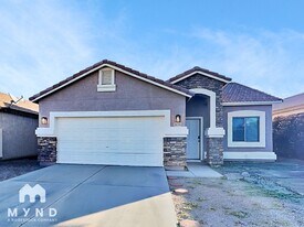 5651 S 11th Dr in Phoenix, AZ - Building Photo