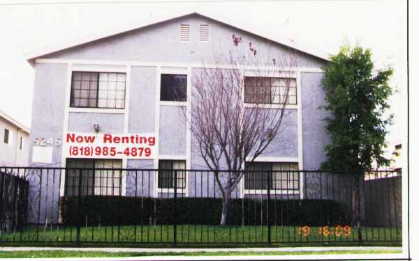 5245 Denny Ave in North Hollywood, CA - Building Photo - Building Photo