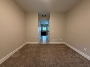 690 S Saturn Ave in Idaho Falls, ID - Building Photo - Building Photo