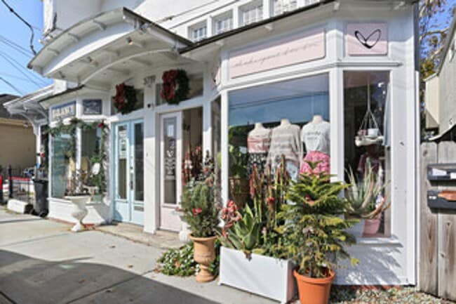 property at 3717-3719 Magazine St