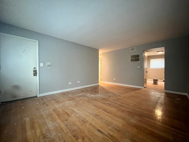 1624 W Touhy Ave in Chicago, IL - Building Photo - Building Photo