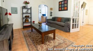 1403 W Mistletoe Ave in San Antonio, TX - Building Photo - Building Photo