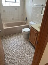 2725 N 75th Ave, Unit 2nd floor in Elmwood Park, IL - Foto de edificio - Building Photo