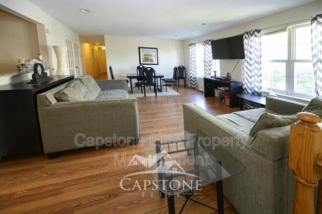 206 Matthews Drive in Newark, NJ - Building Photo - Building Photo