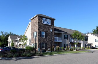 North Ridge Apartments in North Canton, OH - Building Photo - Building Photo